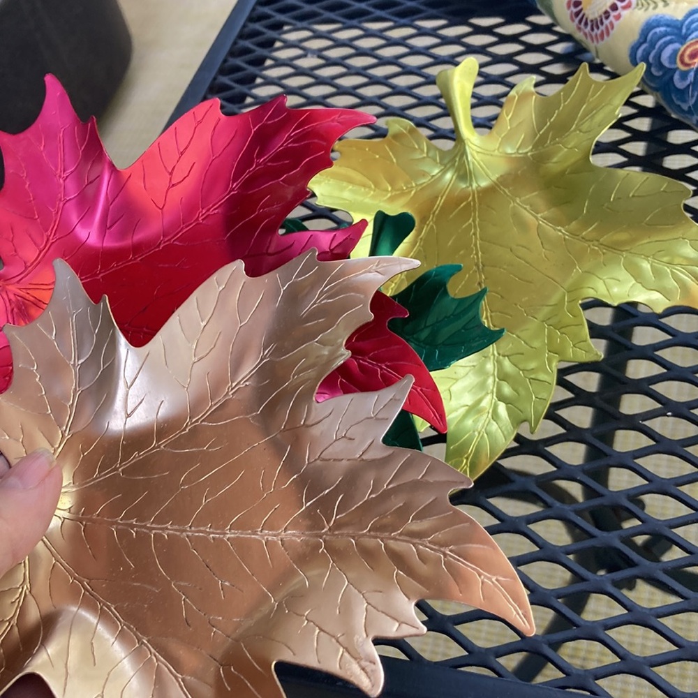 MCM four stacking oak Leaf-Shaped veined pressed aluminum ashtrays - retro dream